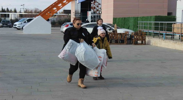 Kırklarelinde deprem bölgesine yardımlar sürüyor