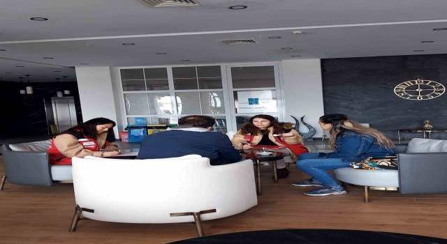 Kırmızı yeleklilerin psiko-sosyal destek hizmeti devam ediyor