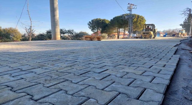 Kırsal mahalle yolları yenileniyor