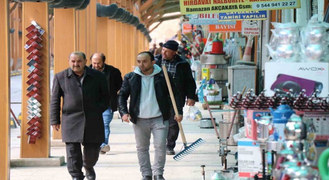 Kırşehirin bilinen en eski çarşısında Ramazan yoğunluğu