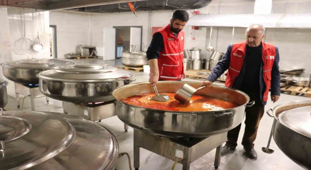 Kızılay Malatyada günlük 340 bin yemek dağıtımı yapıyor
