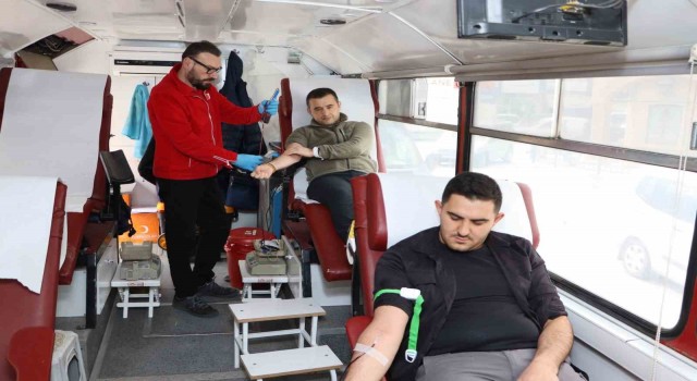 Kızılayın kan bağışına kaymakamdan destek