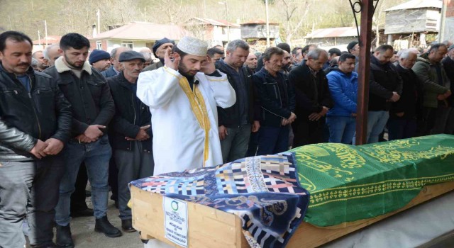 Kocası tarafından öldürülen kadın, Dünya Kadınlar Gününde toprağa verildi