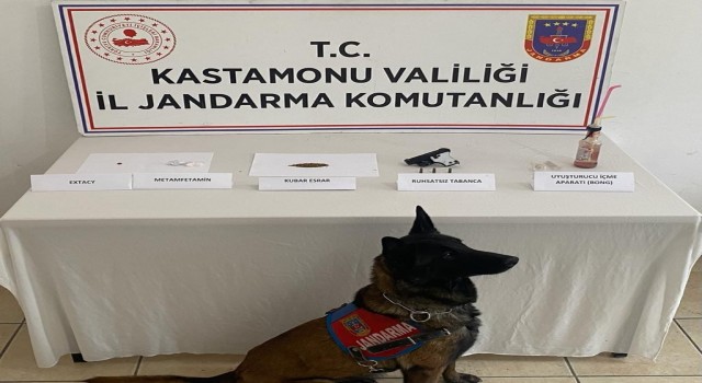 Kontrol noktasında durdurulan araçta uyuşturucu yakalandı