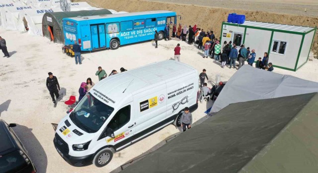 Konya Mobil Gözlük Aracı Hataylı depremzedelere hizmet veriyor