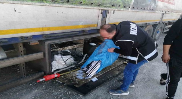 Konyada 2 bin 500 paket kaçak sigara ele geçirildi