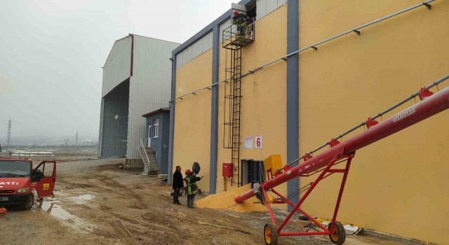 Konyada 300 ton mısır bulunan siloya düşen işçi hayatını kaybetti