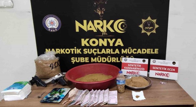 Konyada 4 adrese uyuşturucu baskınında 6 tutuklama