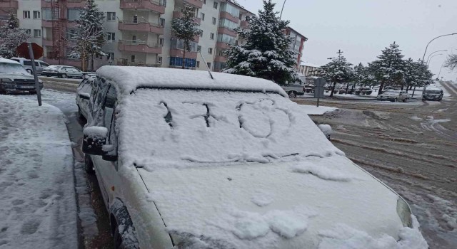 Konyada Mart ayında kar etkili oldu