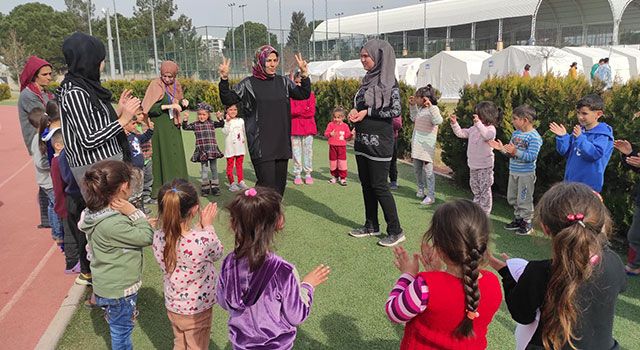 Korkut Ata Üniversitesi Çocuk gelişimi depremzede çocukların yanında