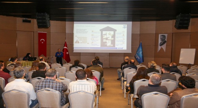 Küçükçekmece Belediyesiden personele afet farkındalık eğitimi