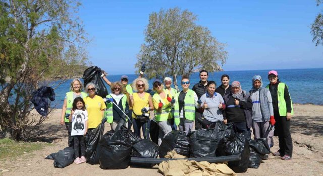 Bodrum Küdür Yarımadası’nda sahil temizliği yapıldı