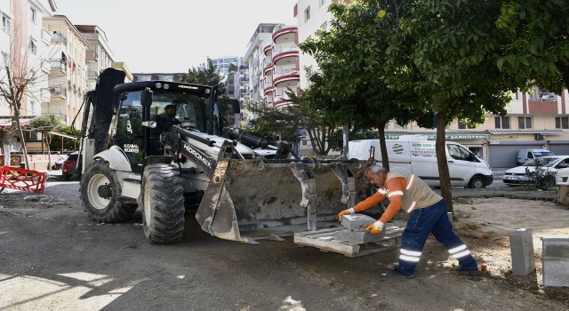 Kuşadası Cumhuriyet Mahallesinde yol çalışması sürüyor