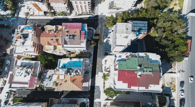 Kuşadası'nda Cumhuriyet Mahallesinin yedi sokağı yenilendi