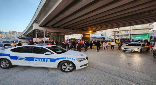 Kuşadasında kırmızı ışıkta geçme kavgası: 1i ağır 3 yaralı