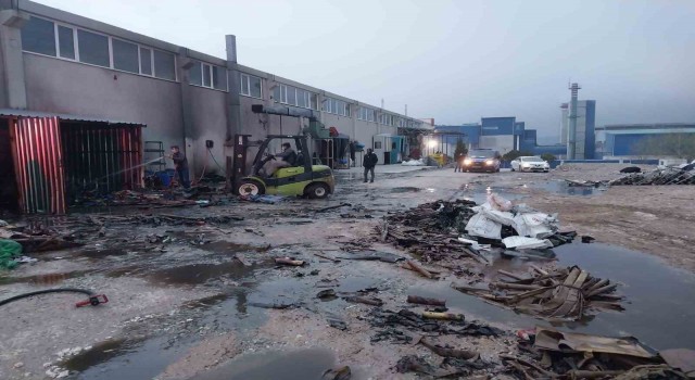 Kütahyada tekstil fabrikasında korkutan yangın