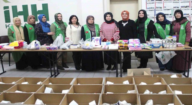 Kütahyadan depremzede kadınlara hijyen seti
