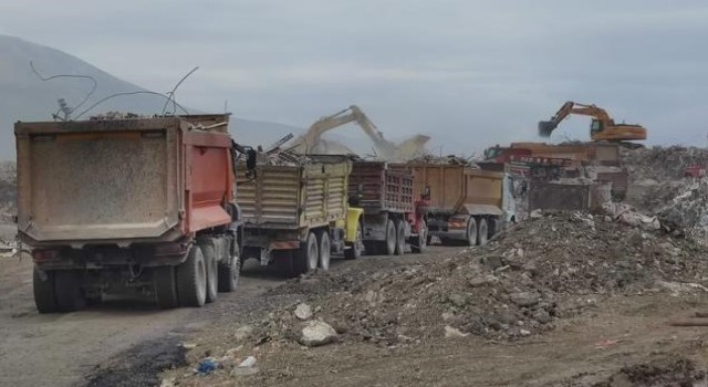 Mamak Belediyesi Samandağda enkaz kaldırıyor