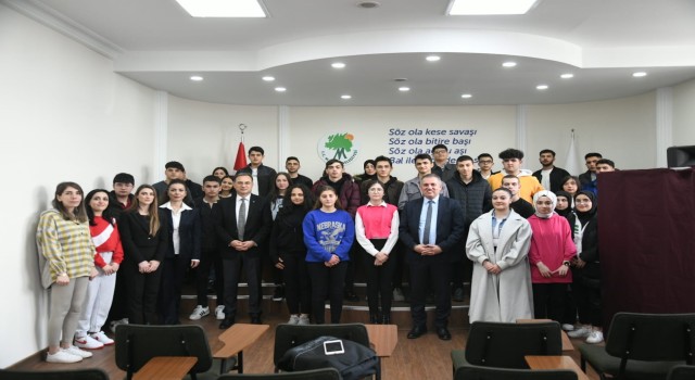 Mamakta gençler ve çocuklar sandığa gitti