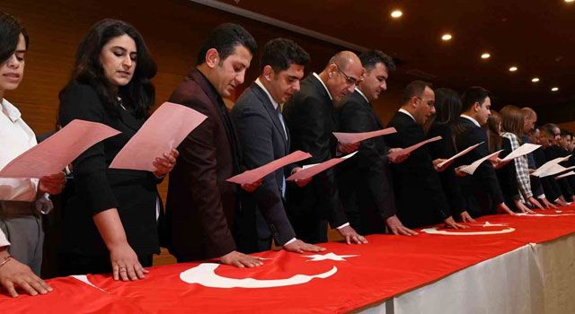Manavgat Belediyesi’nde 30 yeni memur yemin ederek görevine başladı