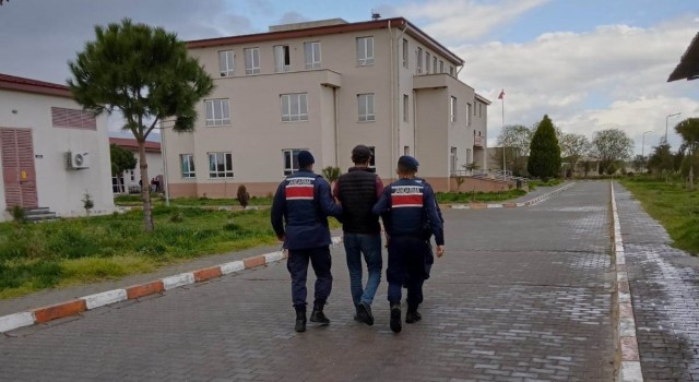 Manisada 15 yıldır cinayetten aranan hükümlü hayvan ağılında yakalandı