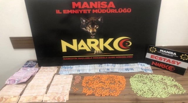Manisada uyuşturucuyla yakalanan 3 şüpheli tutuklandı