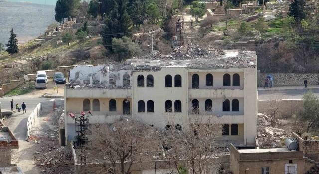 Mardinin betonarmeleri bir bir yıkılıyor, tarihi doku ortaya çıkartılmaya devam ediyor