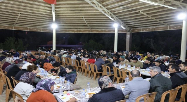 Marmaris Belediyesi, Çamlı Mahallesinde iftar yemeği verdi