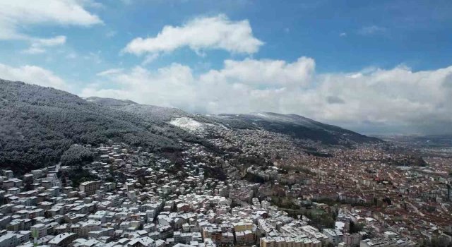 Mart karı Bursa’yı beyaza bürüdü