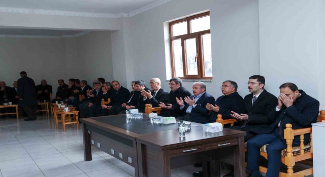Meclis Başkanı Şentop, Yılmazın annesinin taziyesine katıldı