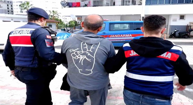 Mersinde fuhuş operasyonu: 3 tutuklama