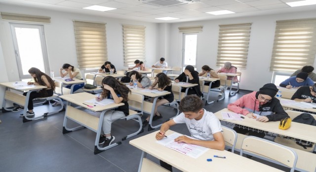 Mersinde öğrencilere YKS giriş ücreti desteği