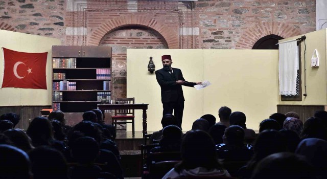 Milli şairin hayatı Osmangazide sahnelendi