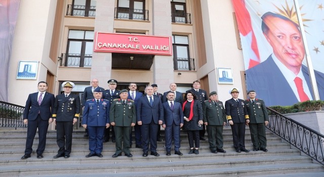 Milli Savunma Bakanı Akar, Çanakkale Valiliğini ziyaret etti