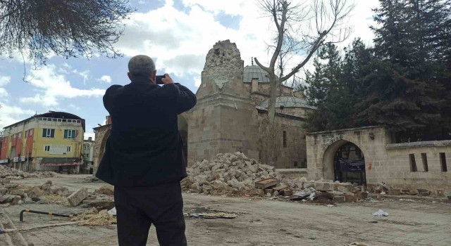 Mimar Sinana ilham veren 700 yıllık tarihi cami enkaza döndü