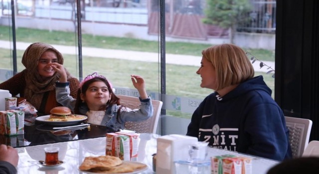 Minik Ecrin yeni yaşına İzmitte girdi