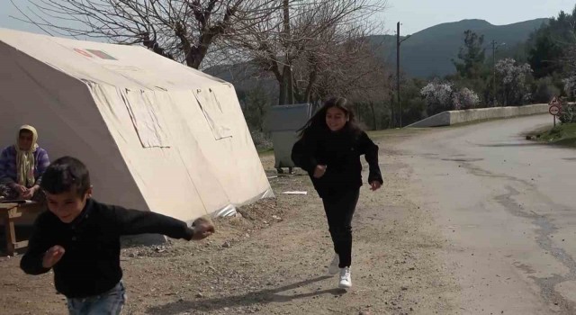 Minik kızdan yardım gönüllülere duygulandıran mektup Gökyüzündeki duamın yeryüzündeki cevabısınız”