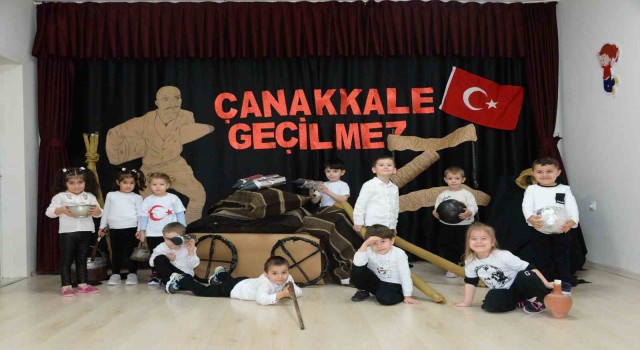 Minik öğrencileri “Çanakkale Geçilmez” dedi
