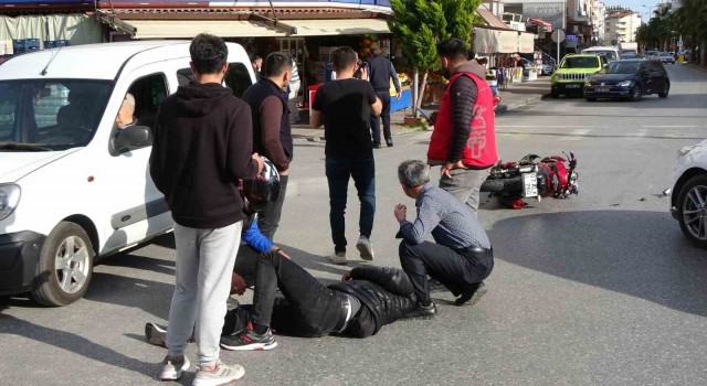 Motosiklet ile otomobil çarpıştı: 1 yaralı