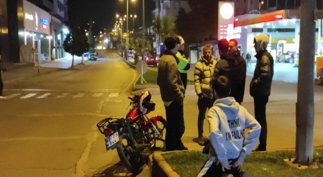 Motosiklet üzerinde şov kazayla noktalandı: 2 yaralı