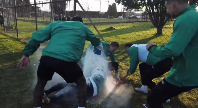 Nalepa ile Sackoya eğlenceli doğum günü kutlaması