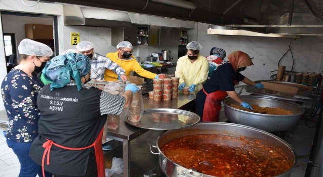 Nallıhan Belediyesinden günlük 2 bin aileye sıcak yemek