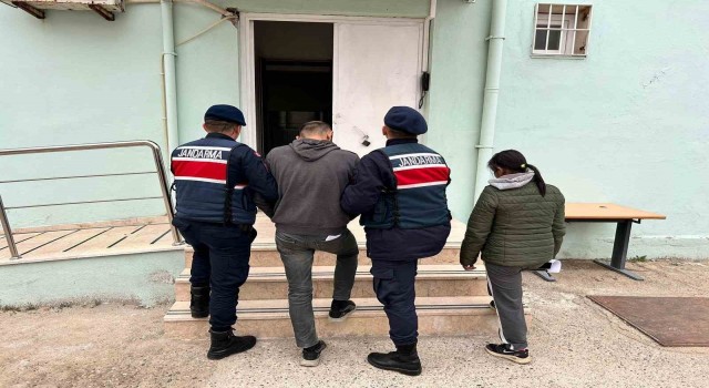 Nazillide jandarma ekipleri hırsızlık şüphelilerini suçüstü yakaladı