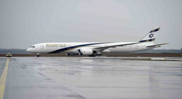 Netanyahu ve eşini İtalya'ya uçuracak pilot bulunamadı