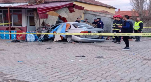 Nevşehirde feci kaza: 2 ölü, 2 yaralı