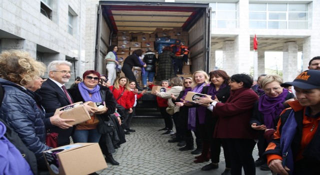 Nilüferde 8 Mart Dünya Kadınlar Gününde deprem bölgesine hijyen tırı