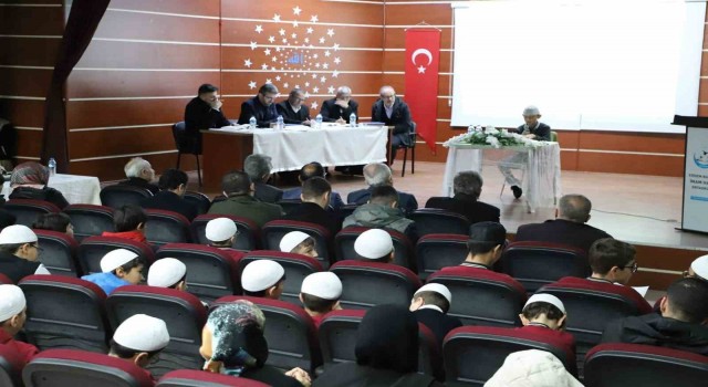 Öğrenciler ezanı ve Kuran-ı Kerimi güzel okumak için yarıştılar
