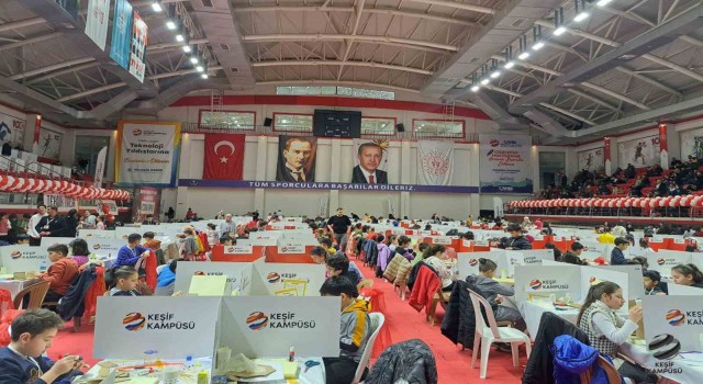 Öğrenciler keşif kampüslerinde eğitim almak için ter döktü
