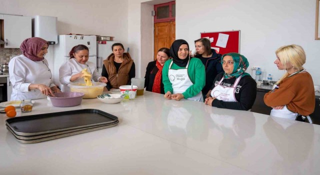 Olgunlaşma Enstitüsündeki etkinlik, depremzede kadınlara moral oldu