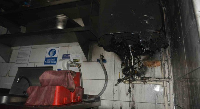 Orduda alışveriş merkezinde termosifon yangın çıkardı